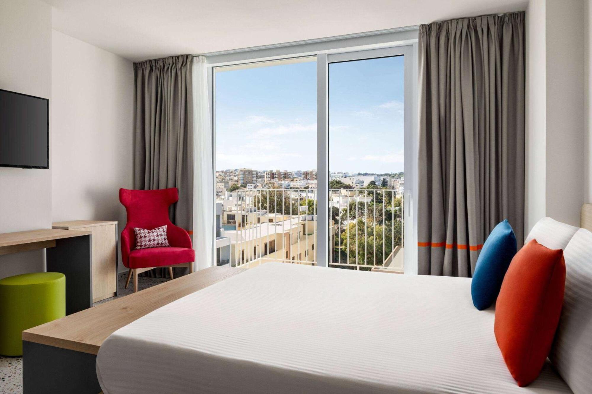 Quadro Hotel, Trademark Collection By Wyndham St. Julian's Exterior foto